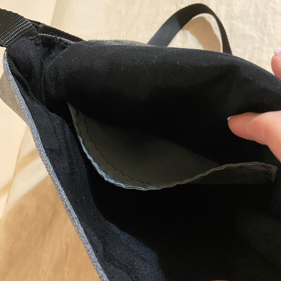 Handmade Crossbody Purse. - Picture 5 of 8